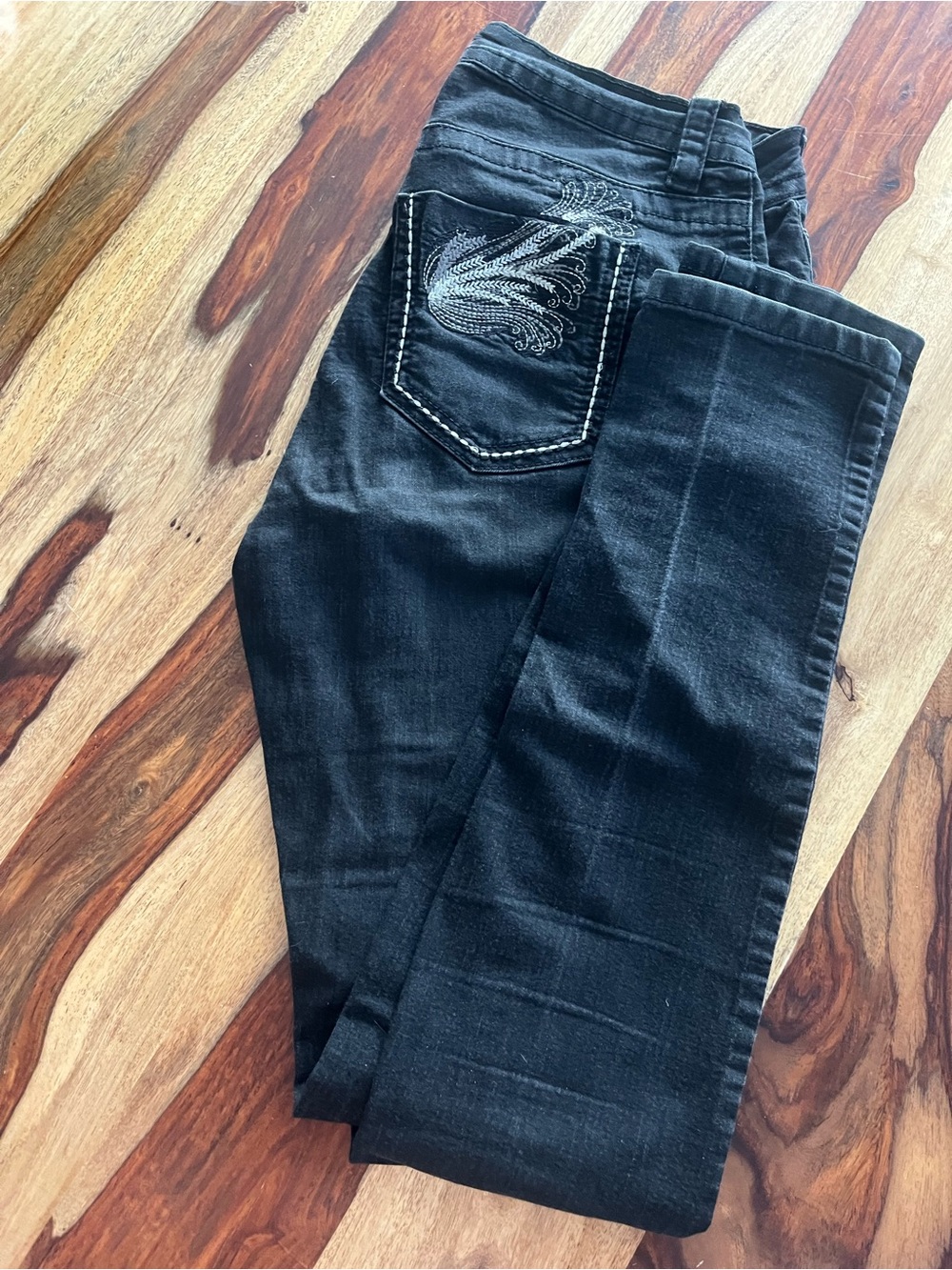 Women's Black Stretchy Skinny Jeans with Embroidered Back Pocket